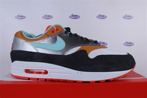 nike air max 1 maat 39 grafiti|air max 1 graffiti logo.